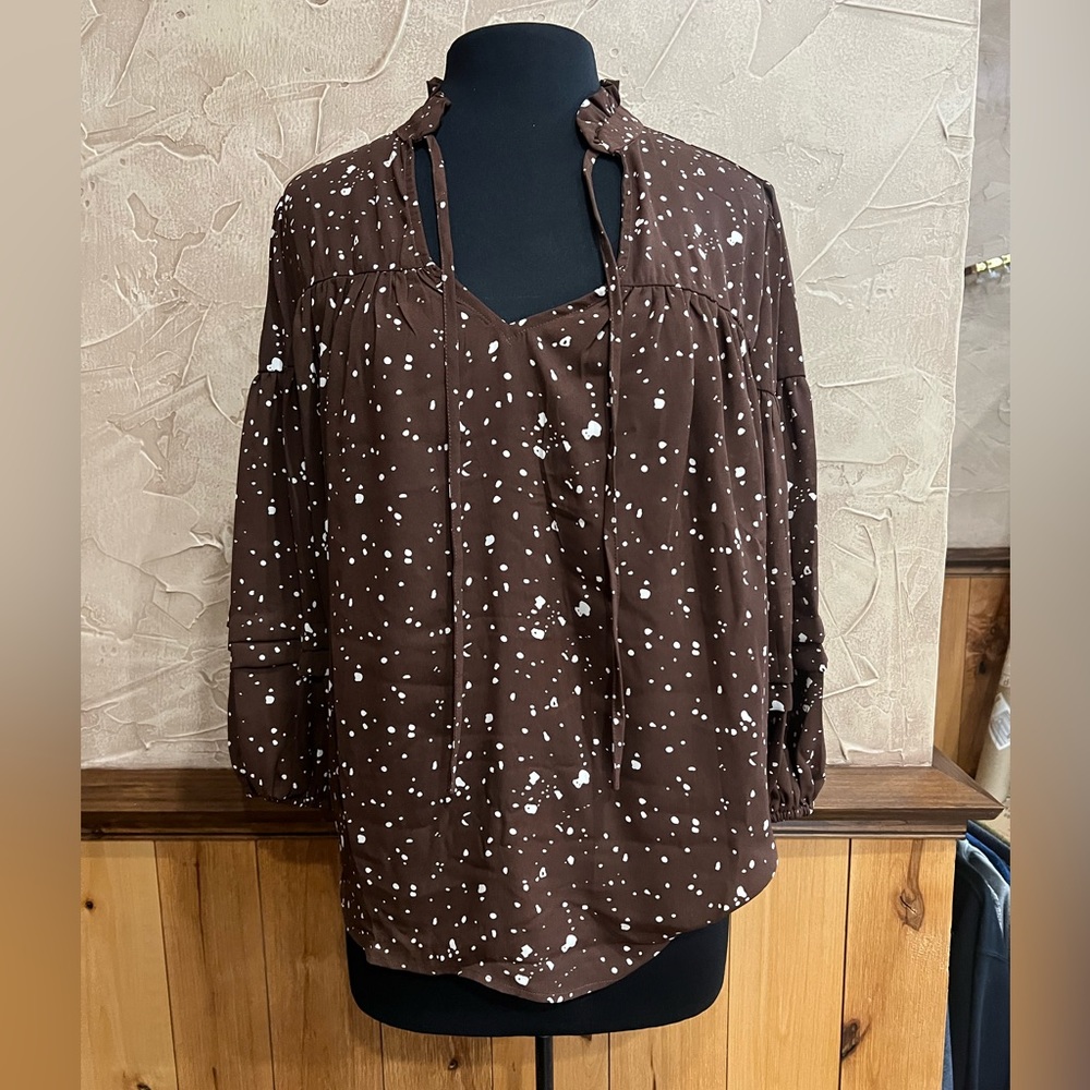 NWT Vine & Love Peasant Top